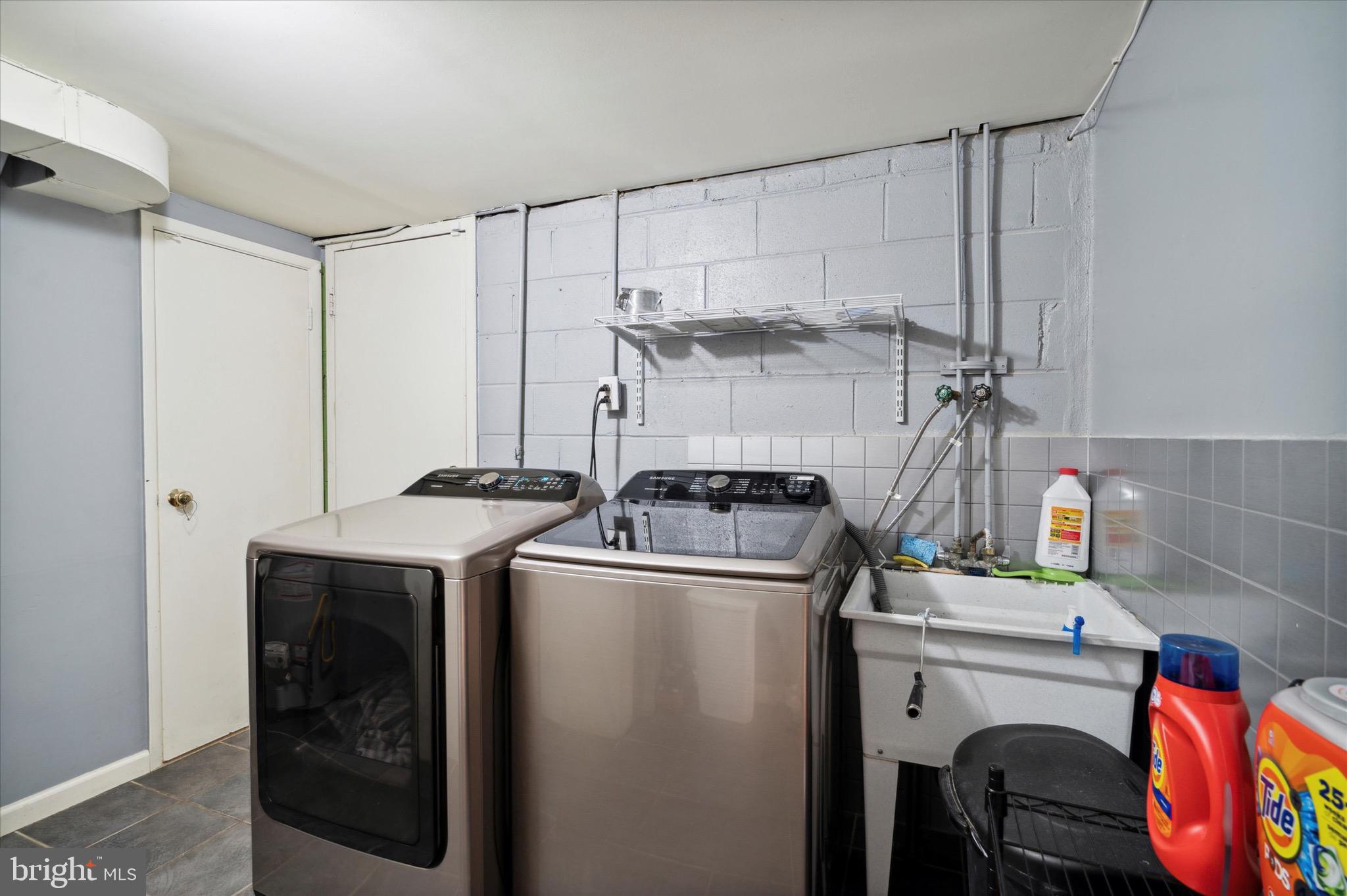 12114 Medford Road Philadelphia, PA 19154 - Photo 21 of 23 New Washer/Dryer