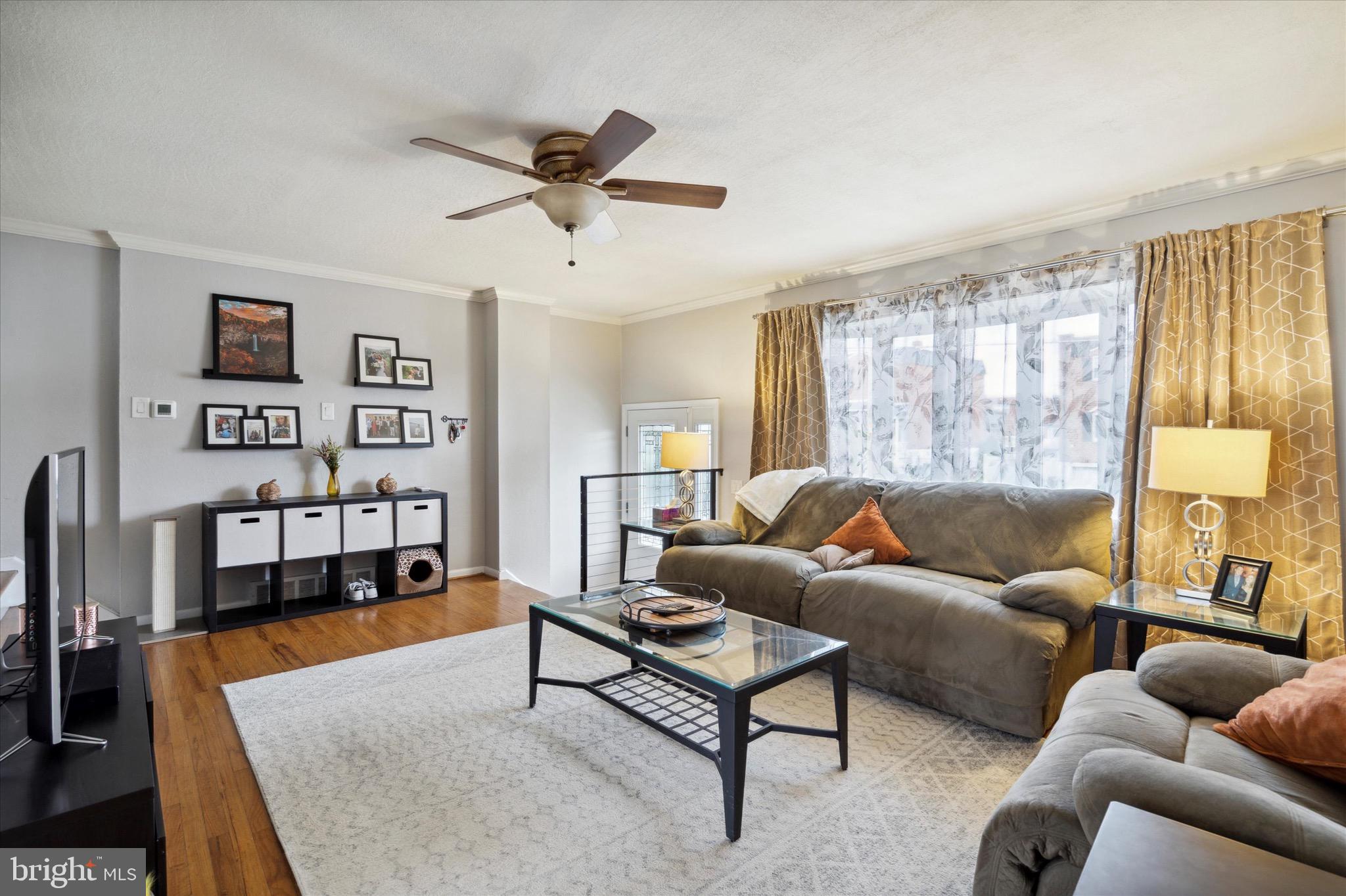12114 Medford Road Philadelphia, PA 19154 - Photo 3 of 23 Living Room