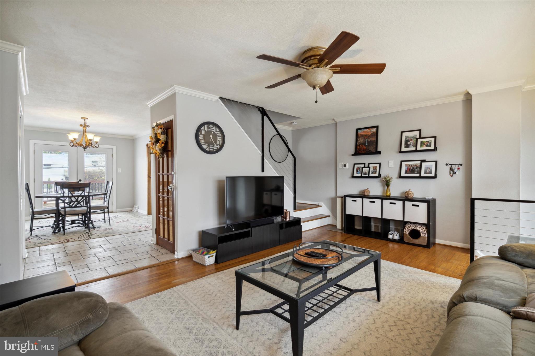 12114 Medford Road Philadelphia, PA 19154 - Photo 4 of 23 Living Room