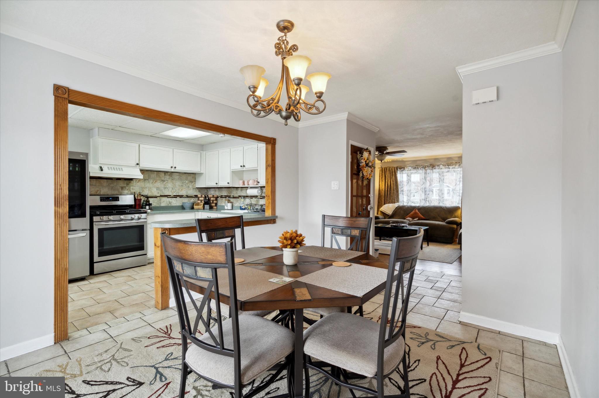 12114 Medford Road Philadelphia, PA 19154 - Photo 6 of 23 Dining Room