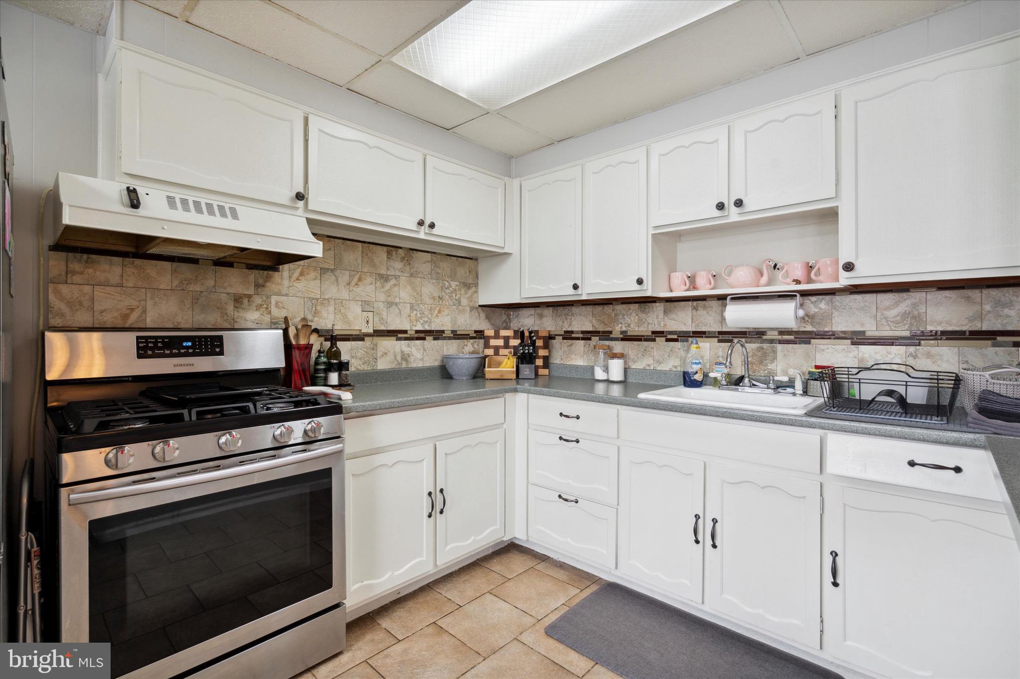 12114 Medford Road Philadelphia, PA 19154 - Photo 8 of 23 Kitchen