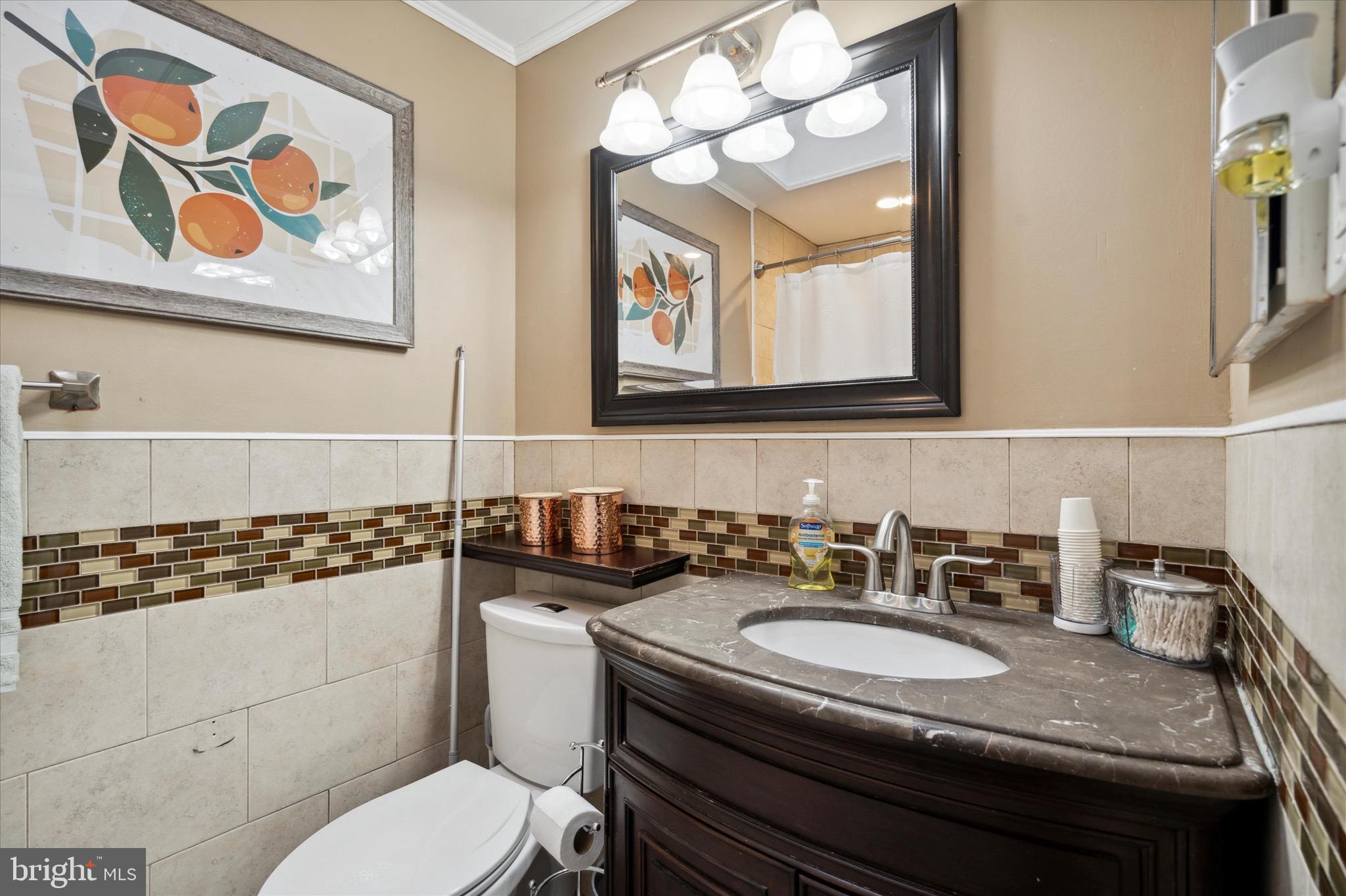 12114 Medford Road Philadelphia, PA 19154 - Photo 10 of 23 Bathroom