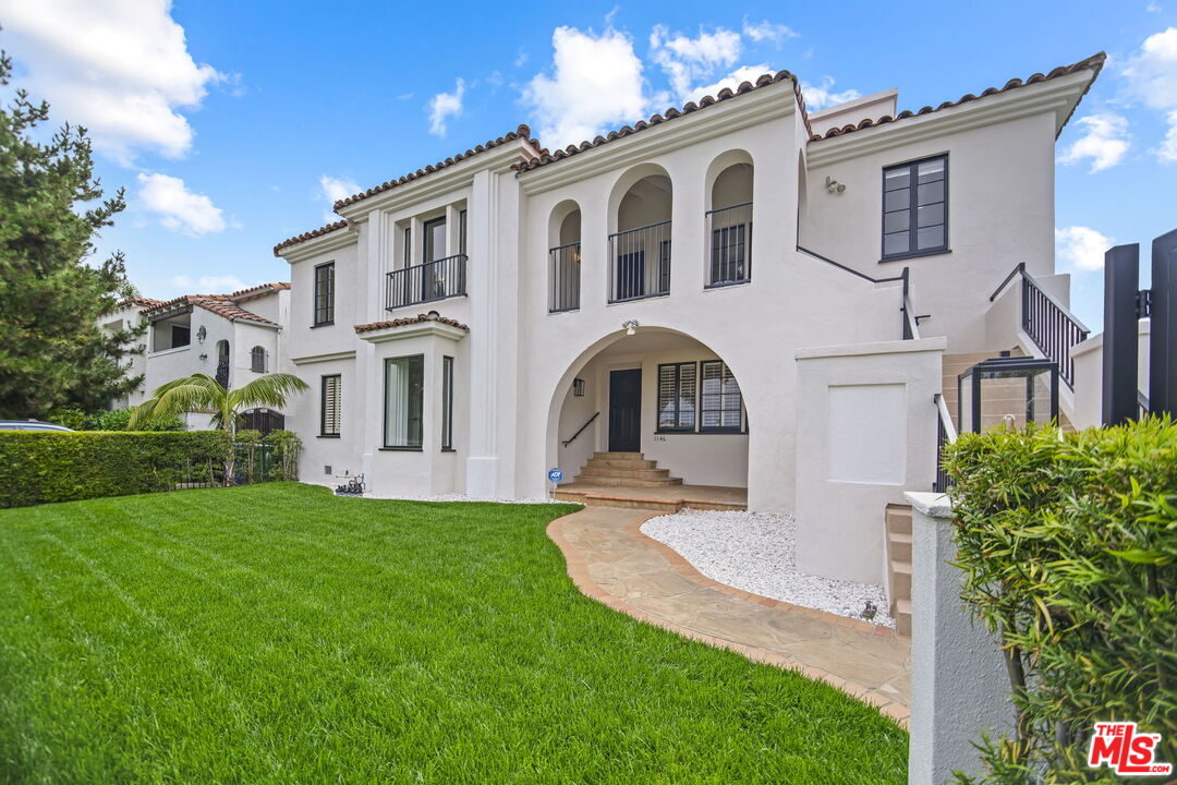 1148 South Stanley Avenue Los Angeles, CA 90019 - Photo 1 of 27