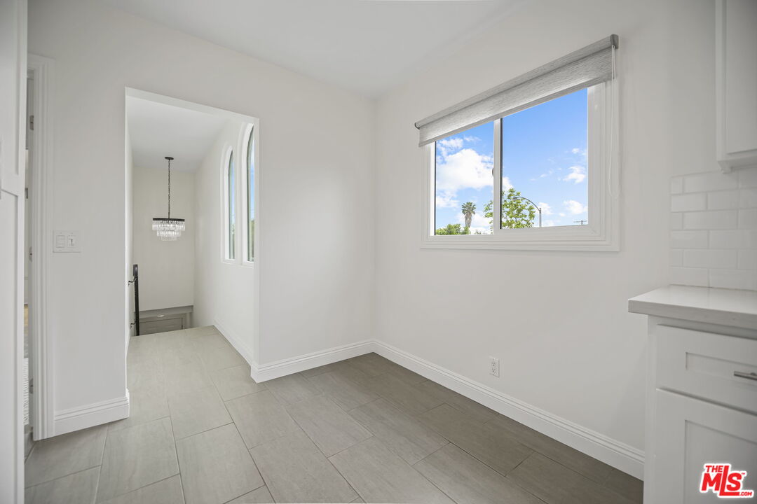 1148 South Stanley Avenue Los Angeles, CA 90019 - Photo 12 of 27