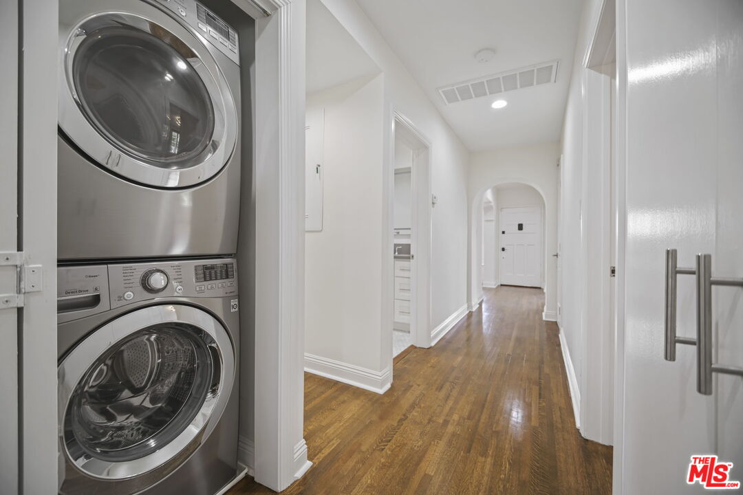 1148 South Stanley Avenue Los Angeles, CA 90019 - Photo 13 of 27