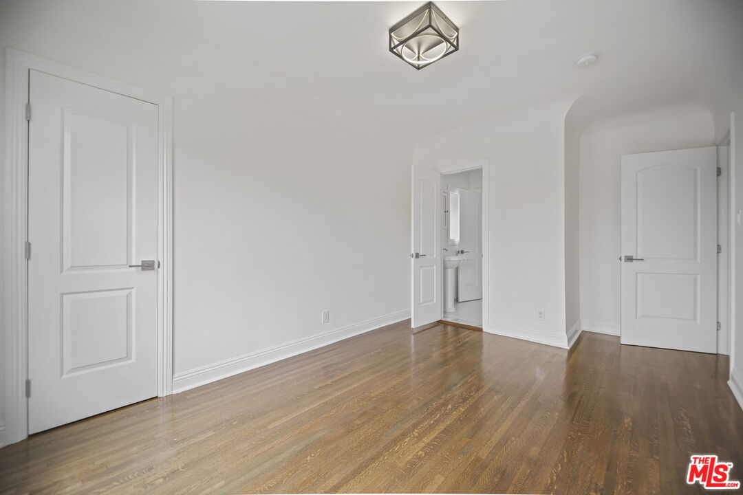 1148 South Stanley Avenue Los Angeles, CA 90019 - Photo 14 of 27