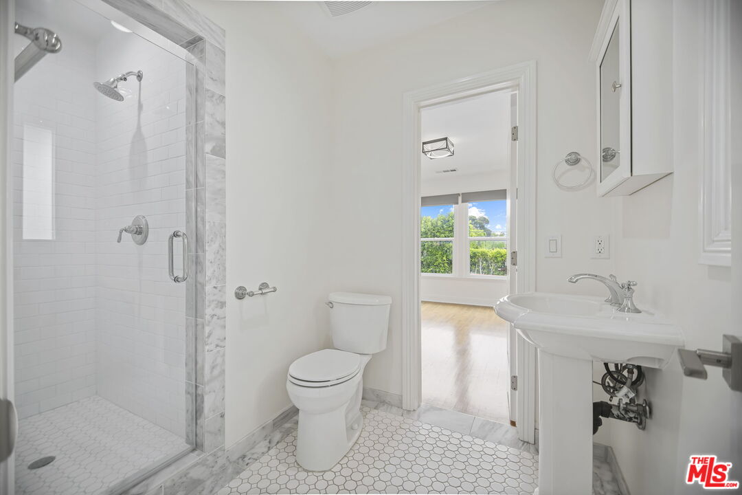 1148 South Stanley Avenue Los Angeles, CA 90019 - Photo 15 of 27