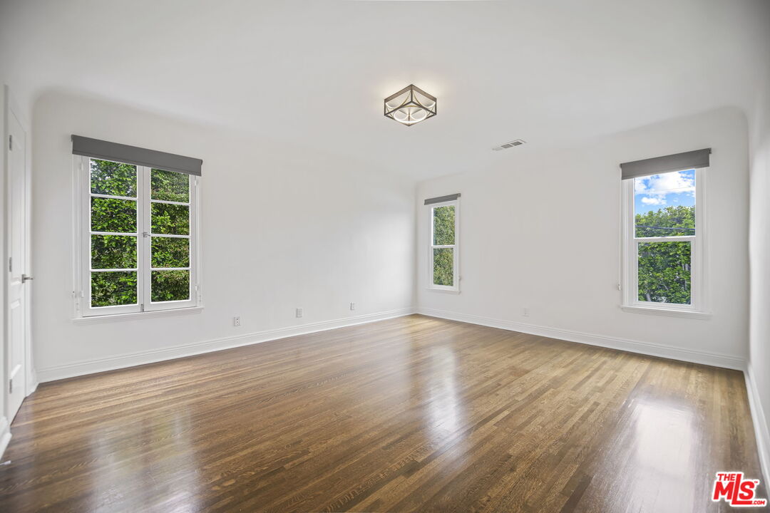 1148 South Stanley Avenue Los Angeles, CA 90019 - Photo 19 of 27