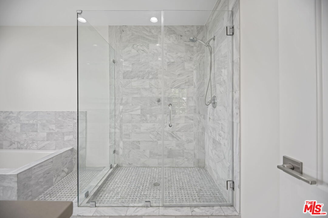 1148 South Stanley Avenue Los Angeles, CA 90019 - Photo 22 of 27