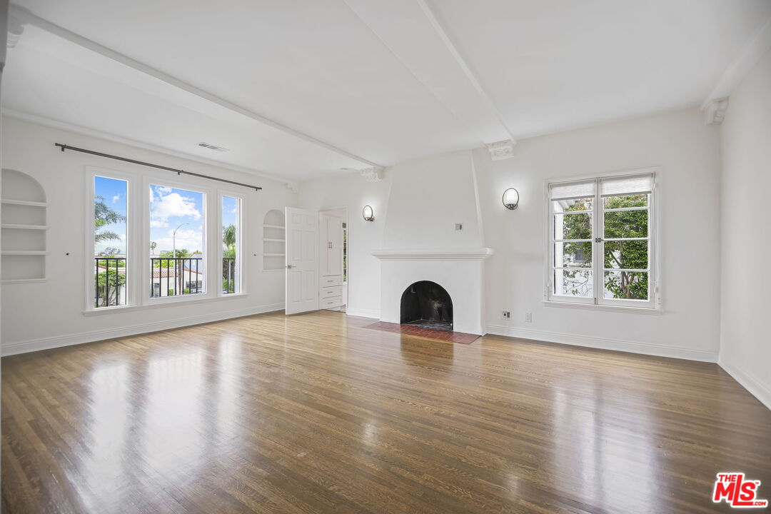 1148 South Stanley Avenue Los Angeles, CA 90019 - Photo 5 of 27