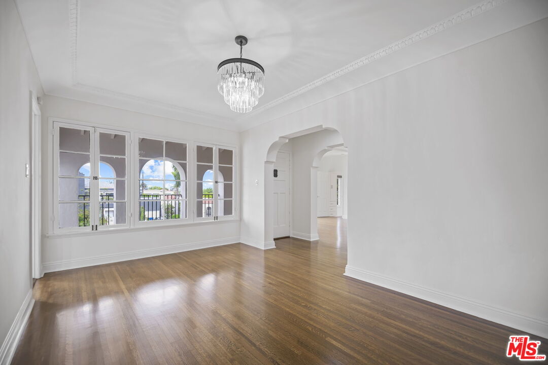 1148 South Stanley Avenue Los Angeles, CA 90019 - Photo 8 of 27