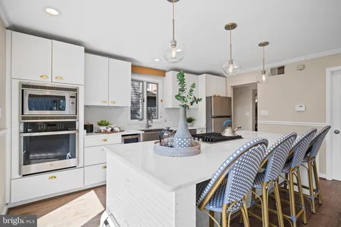 $950,000 | 3504 Farragut Avenue, Kensington, MD 20895