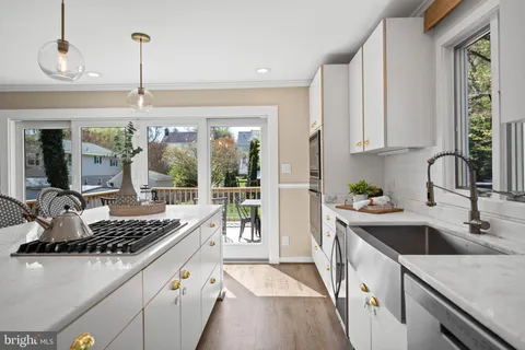 $950,000 | 3504 Farragut Avenue, Kensington, MD 20895