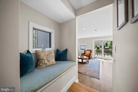$950,000 | 3504 Farragut Avenue, Kensington, MD 20895