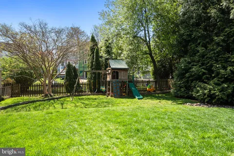 $950,000 | 3504 Farragut Avenue, Kensington, MD 20895