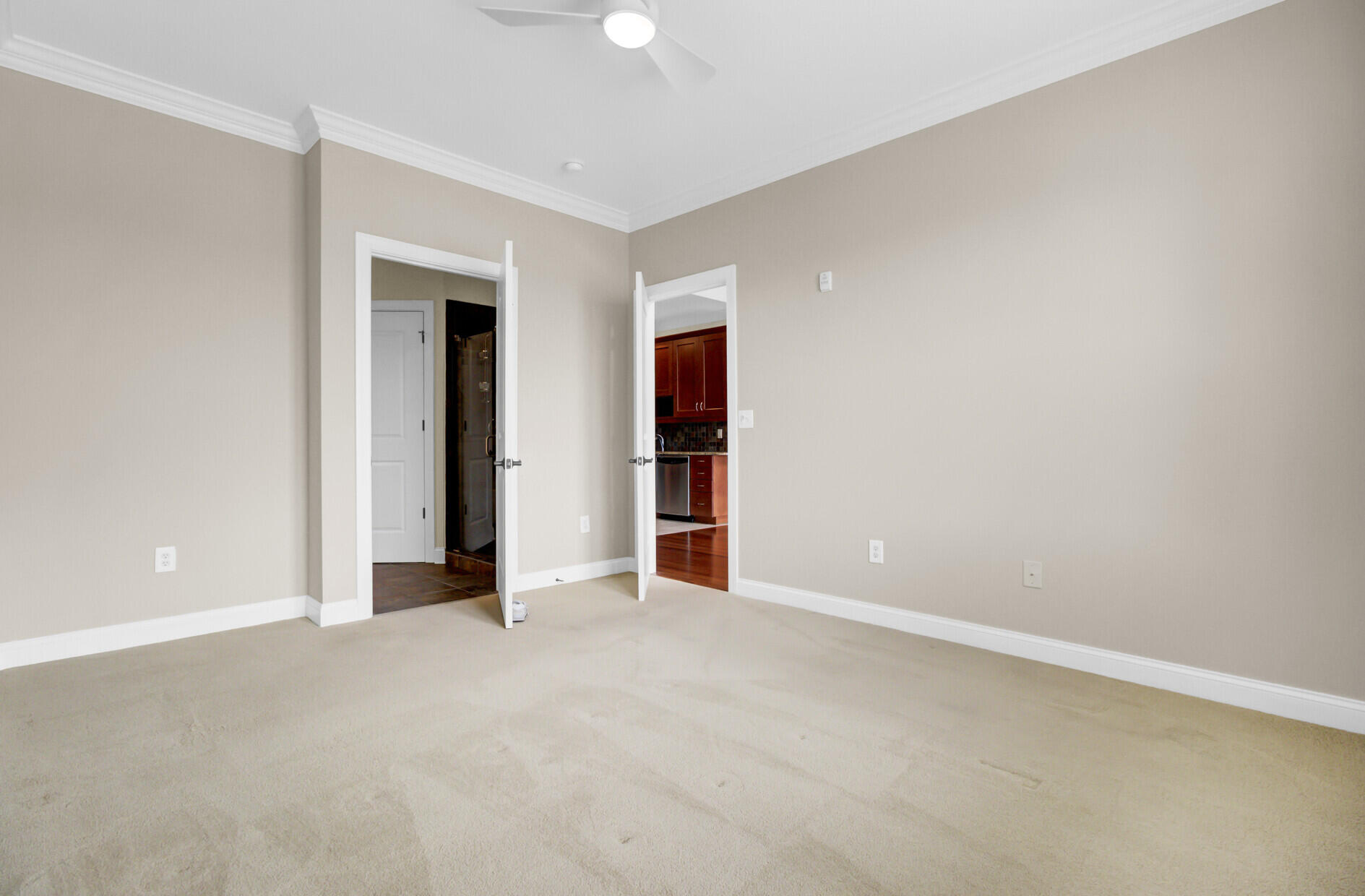 21 George Street, Unit 404 Charleston, SC 29401 - Photo 21 of 49 Primary Bedroom