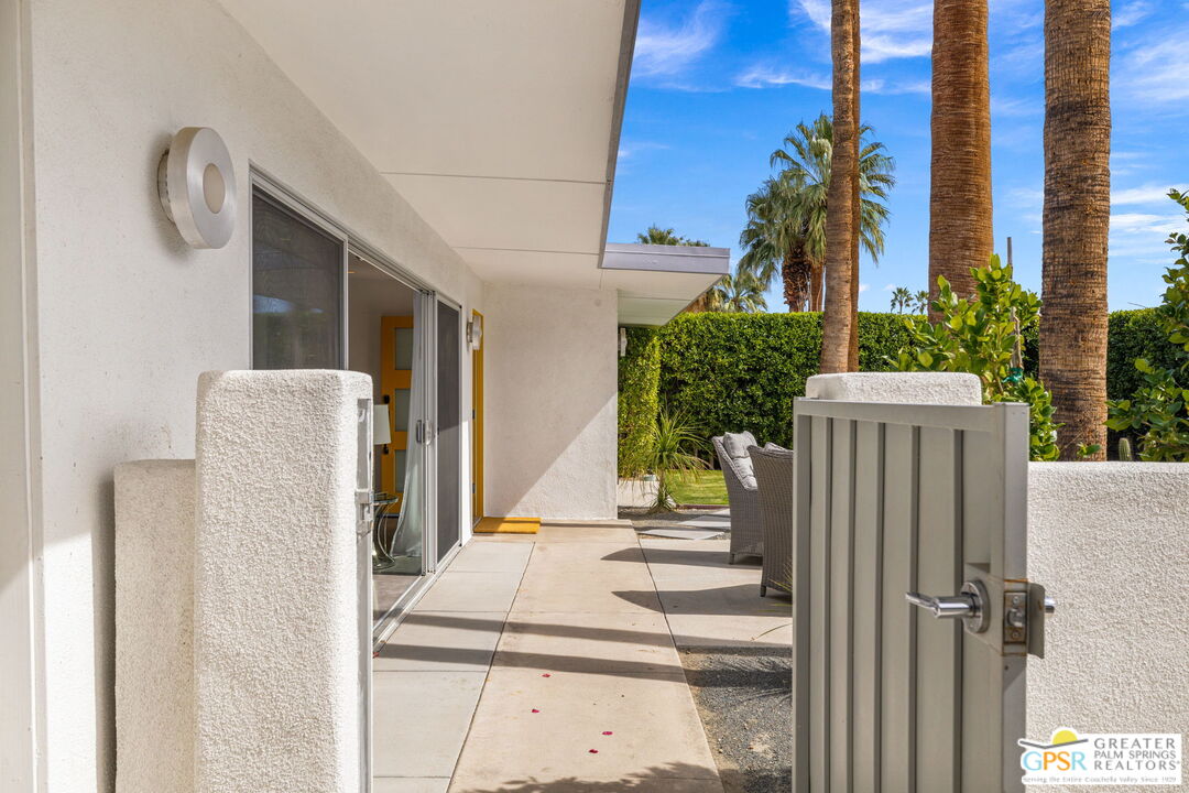 242 East Morongo Road Palm Springs, CA 92264 - Photo 6 of 48 Gallery Image 6