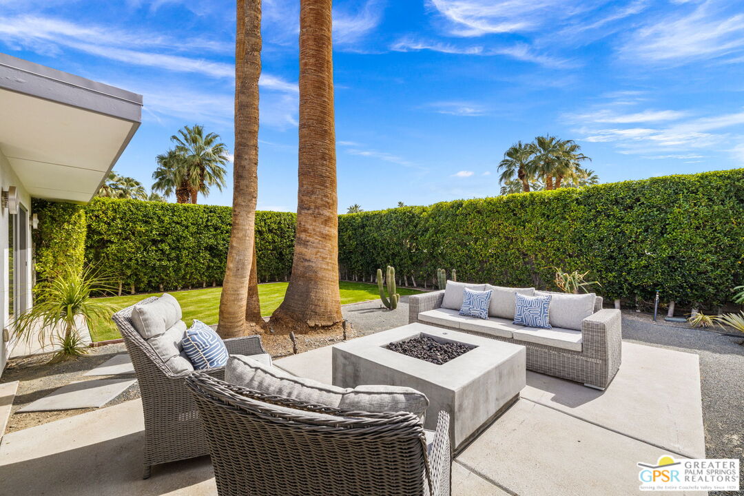 242 East Morongo Road Palm Springs, CA 92264 - Photo 8 of 48 Gallery Image 8