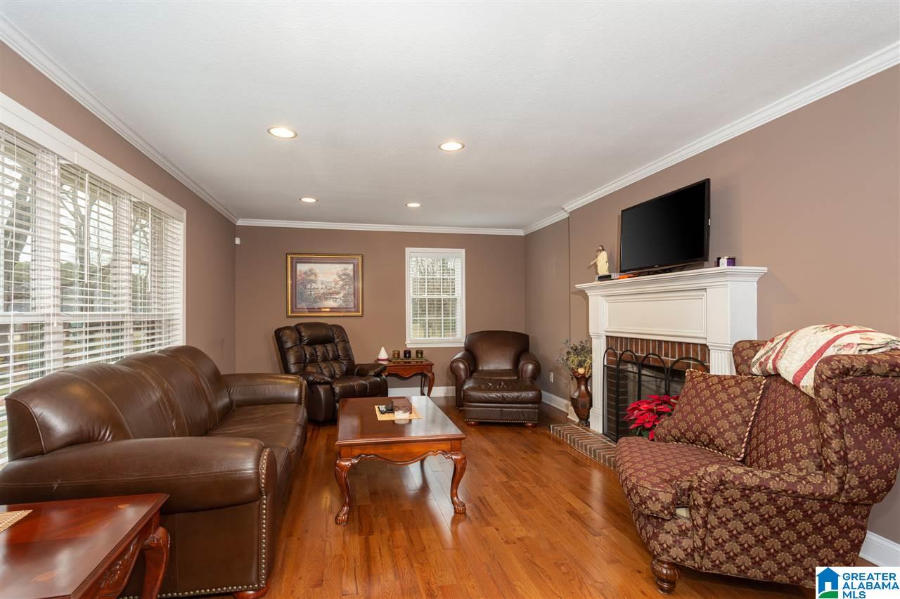 222 20th Street Oneonta, AL 35121 - Photo 6 of 38