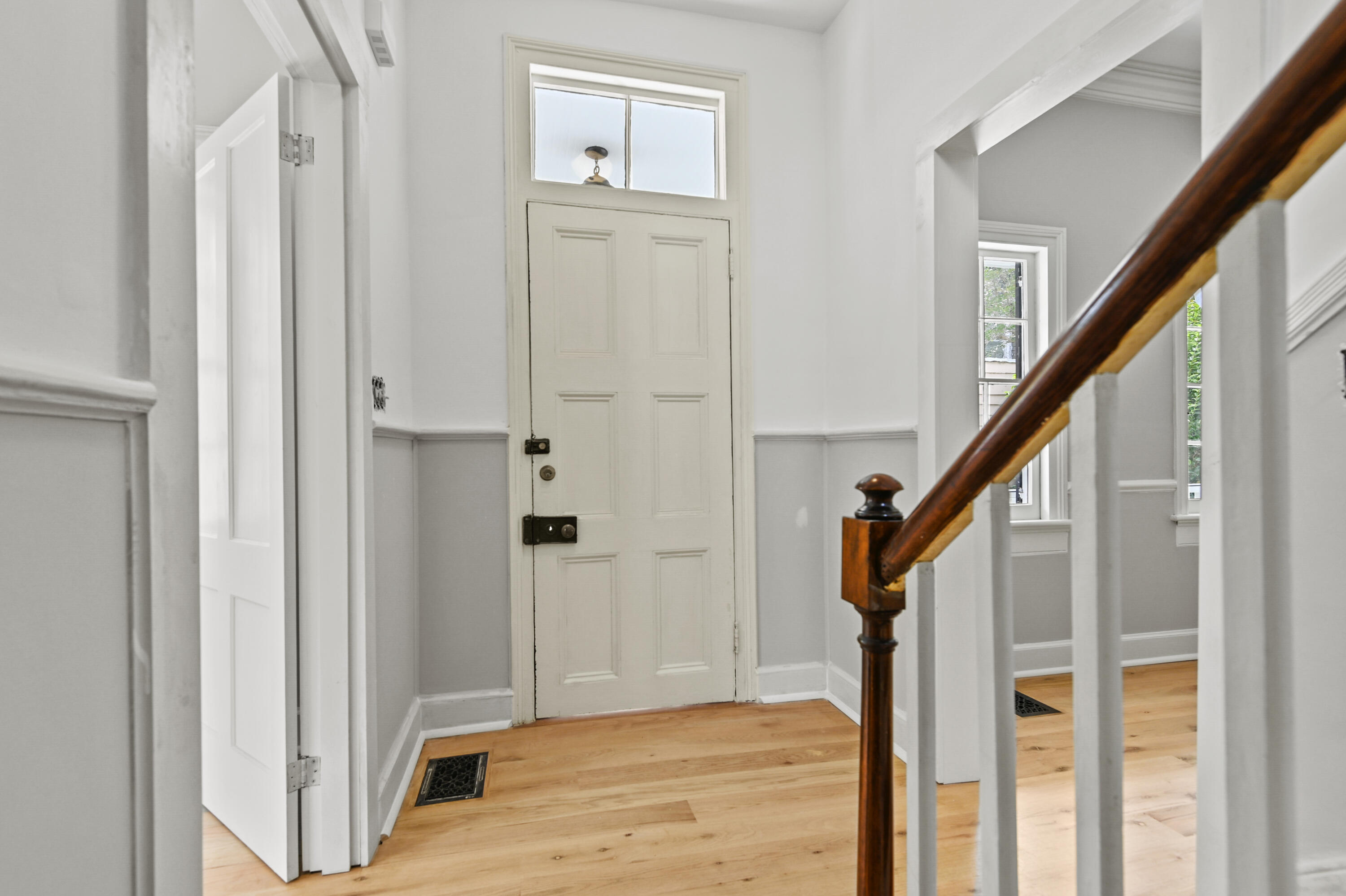 21 Savage Street Charleston, SC 29401 - Photo 21 of 49 Welcome