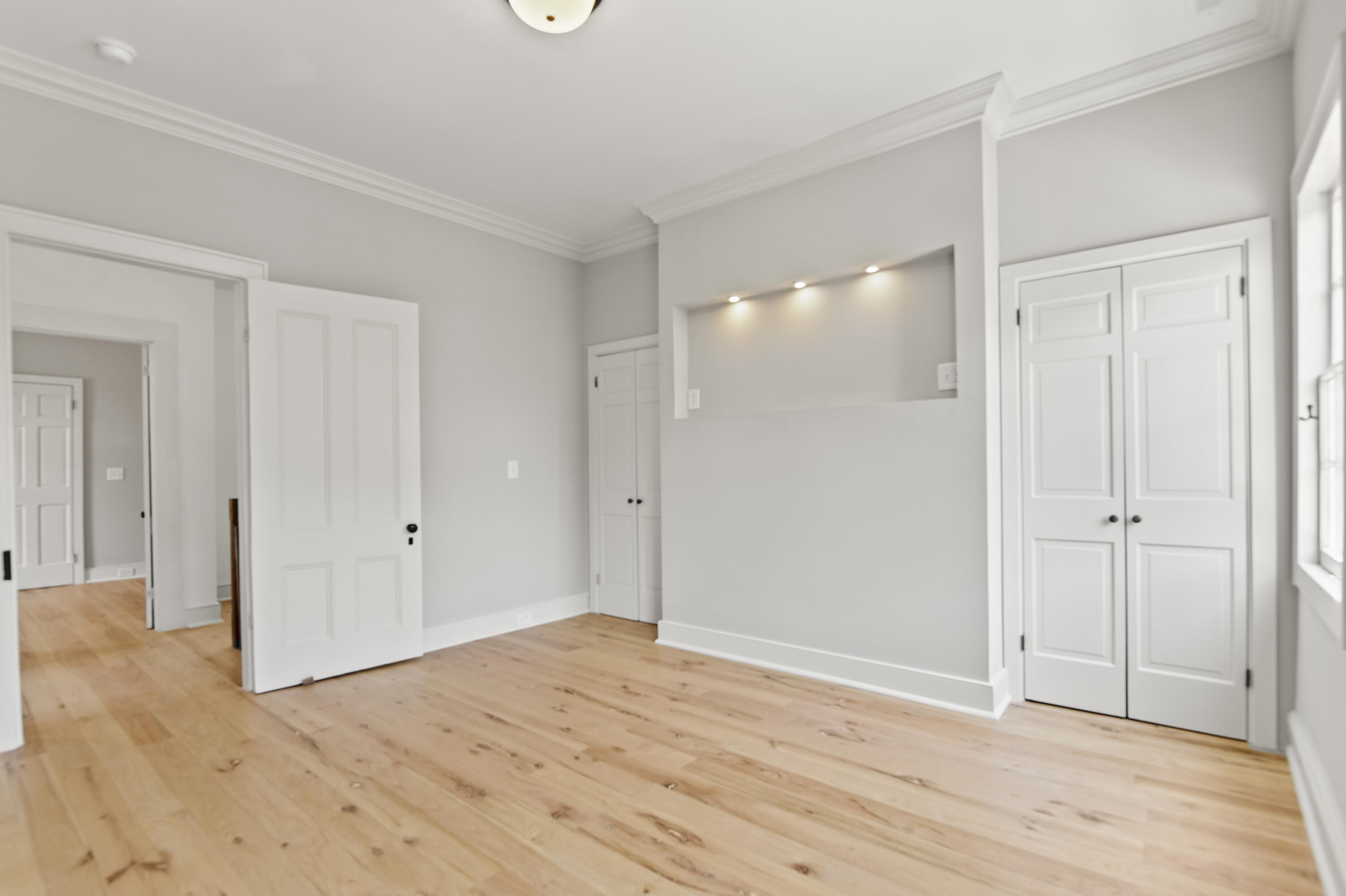 21 Savage Street Charleston, SC 29401 - Photo 25 of 49 Primary bedroom