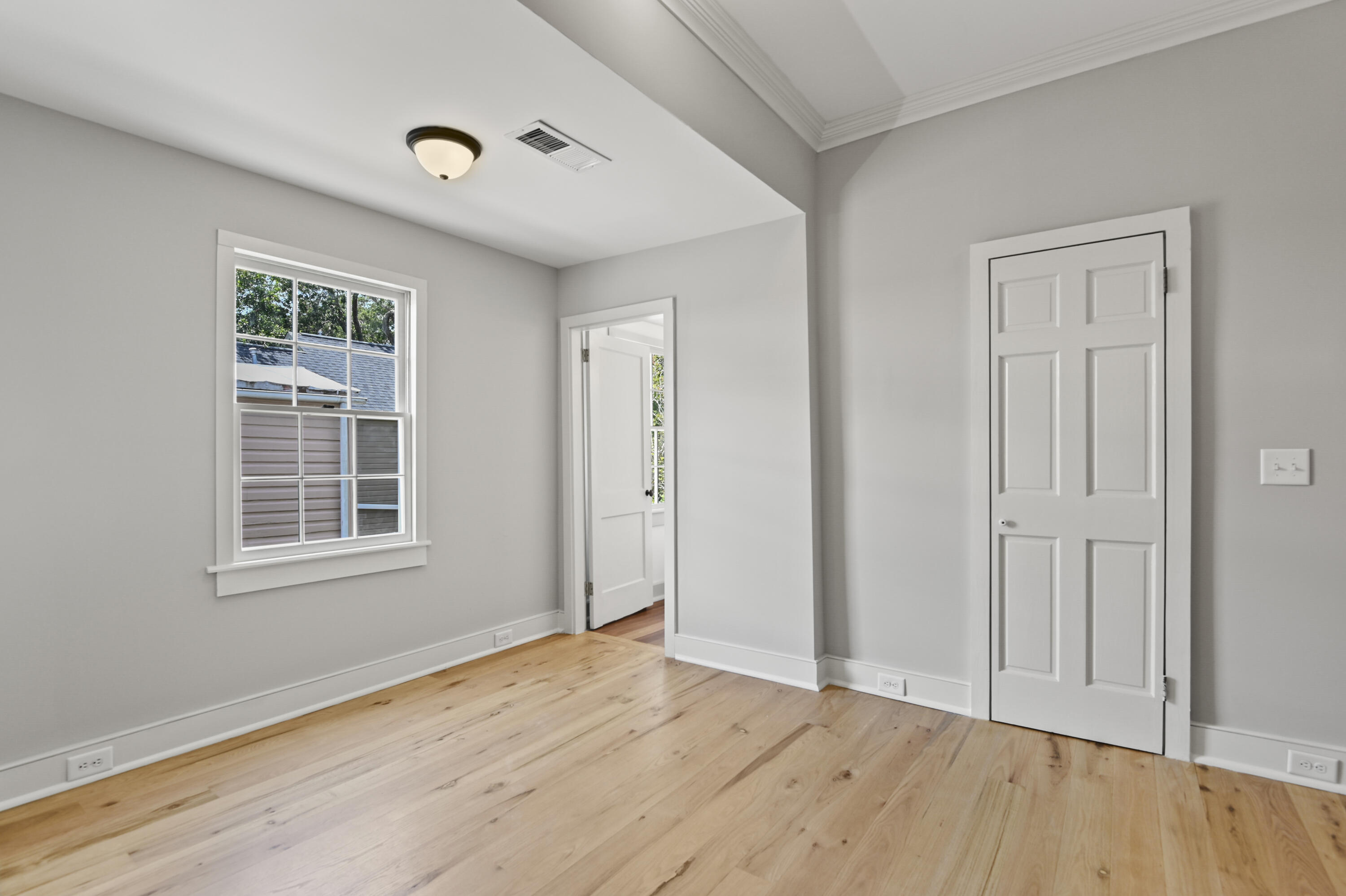 21 Savage Street Charleston, SC 29401 - Photo 30 of 49 Bedroom 2 with full bathroom