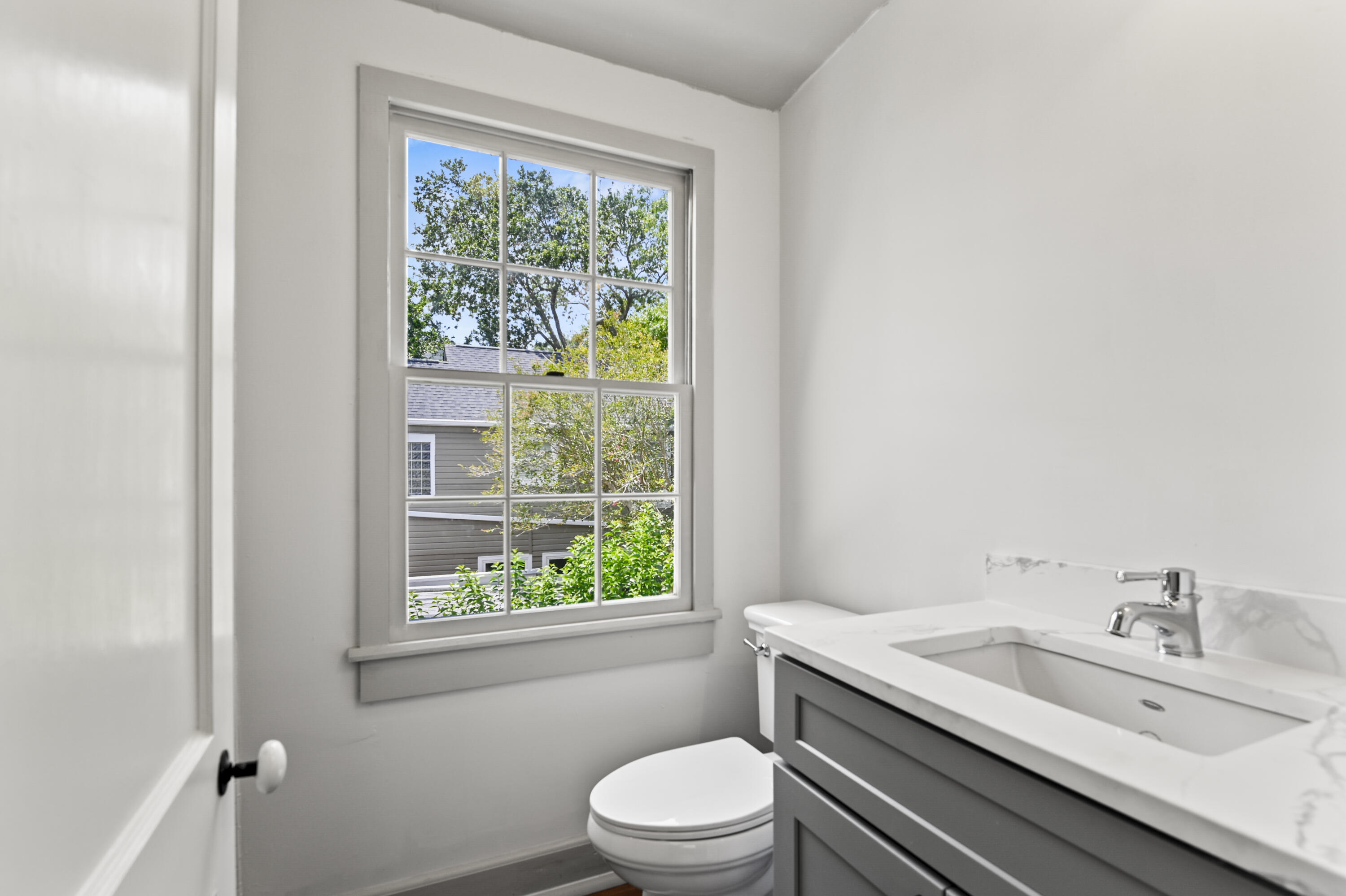21 Savage Street Charleston, SC 29401 - Photo 38 of 49 Full bathroom mid-house