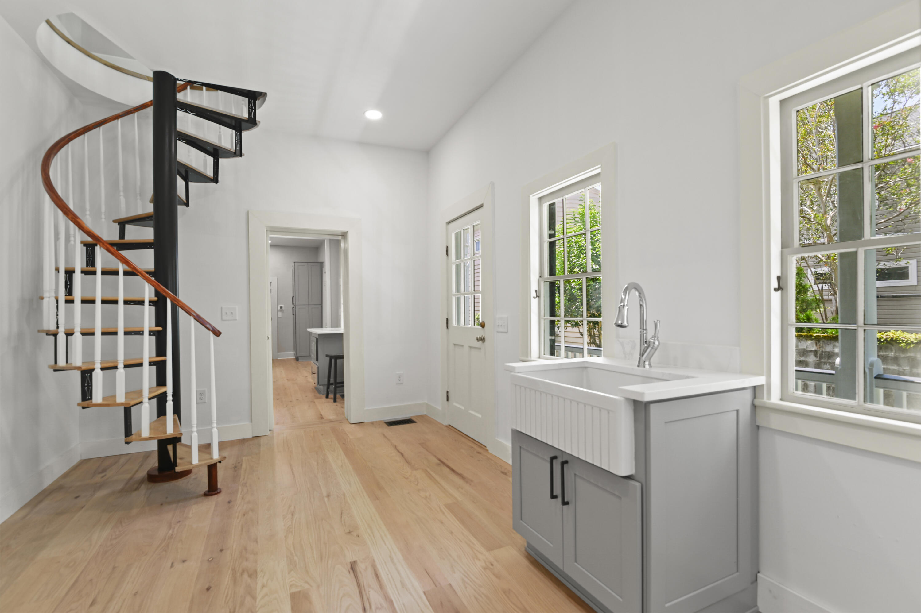 21 Savage Street Charleston, SC 29401 - Photo 39 of 49 Below new addition.