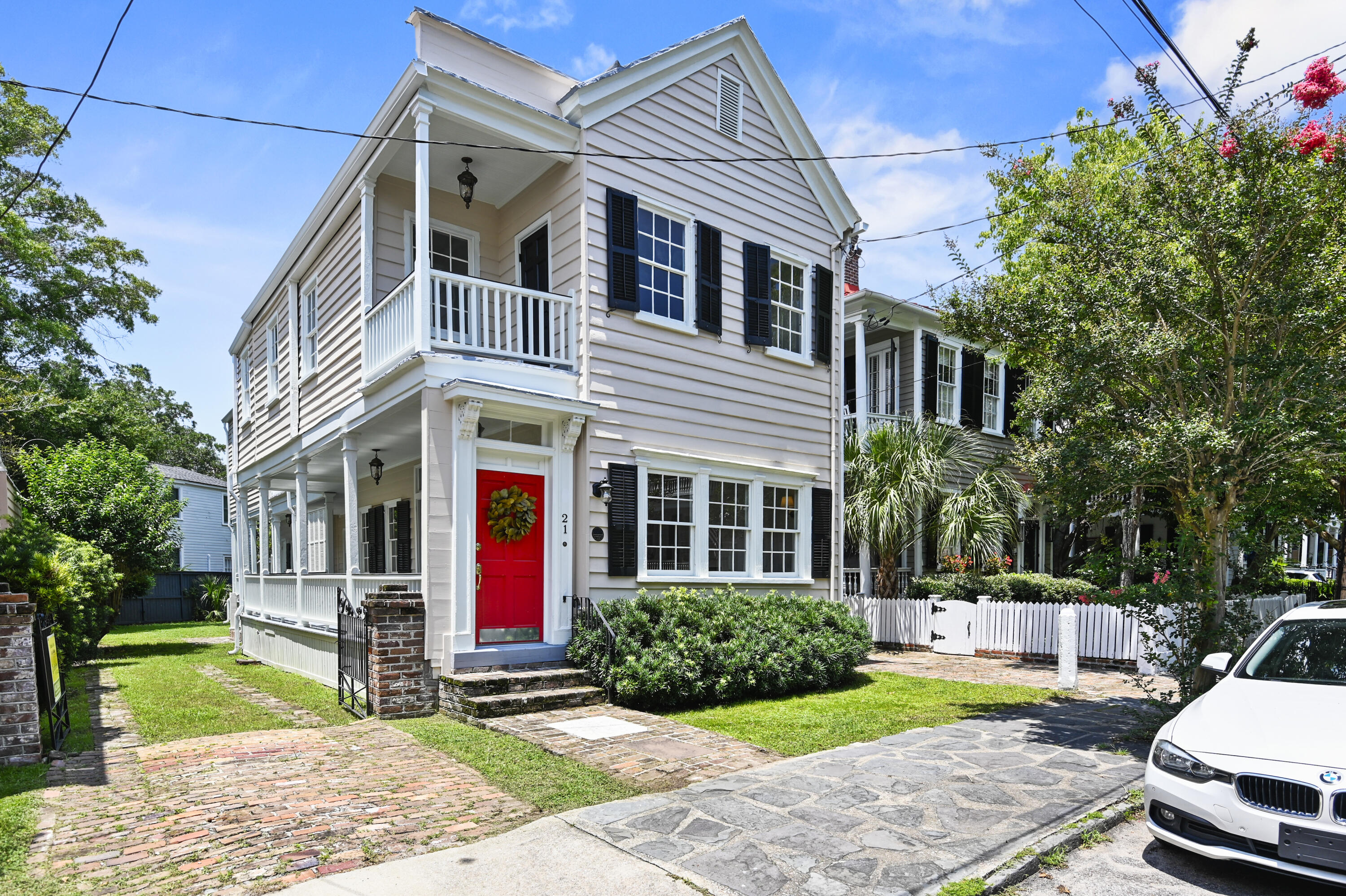 21 Savage Street Charleston, SC 29401 - Photo 4 of 49 Good space for offstreet parking