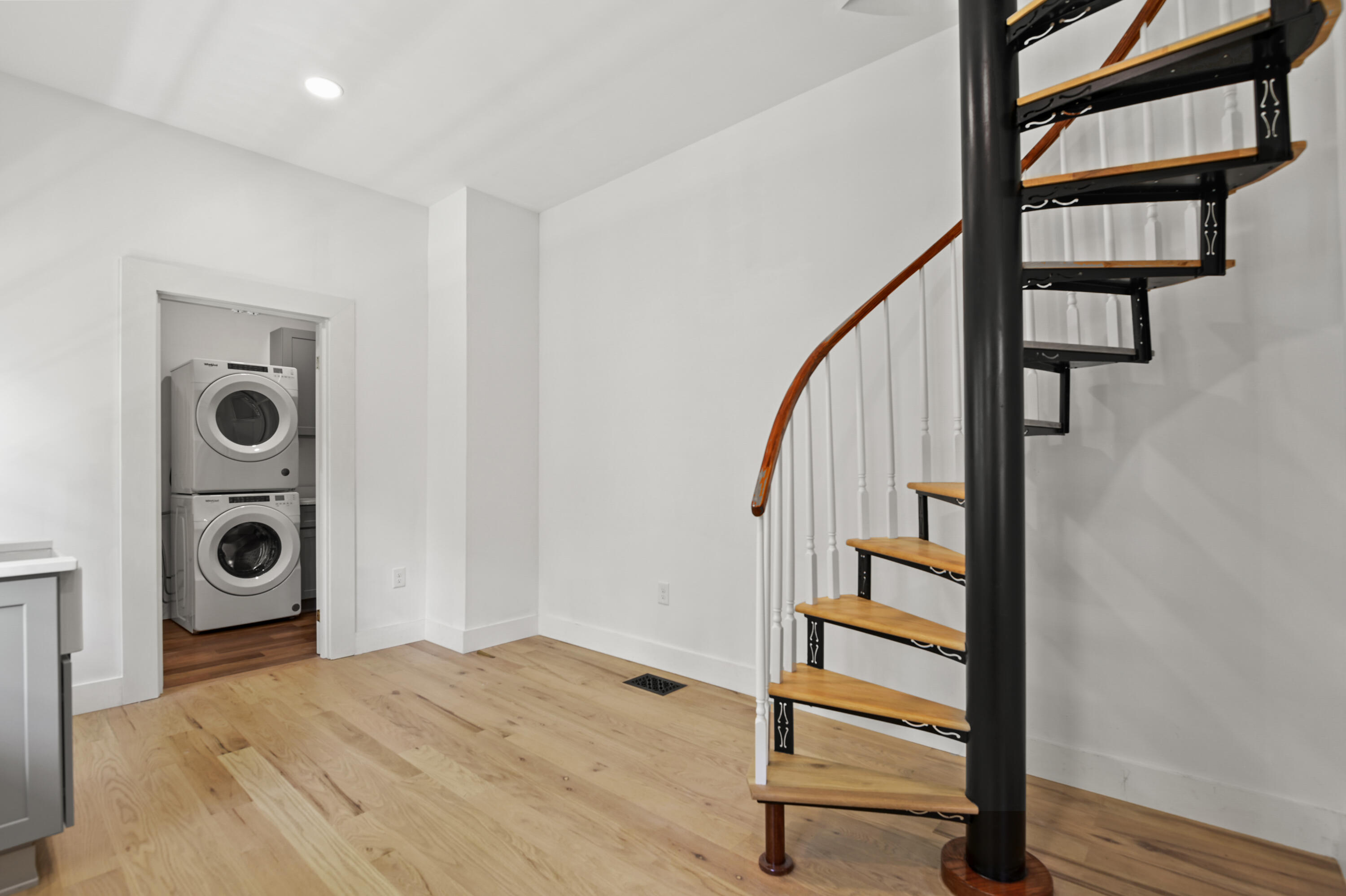 21 Savage Street Charleston, SC 29401 - Photo 41 of 49 Opposite view below new addition