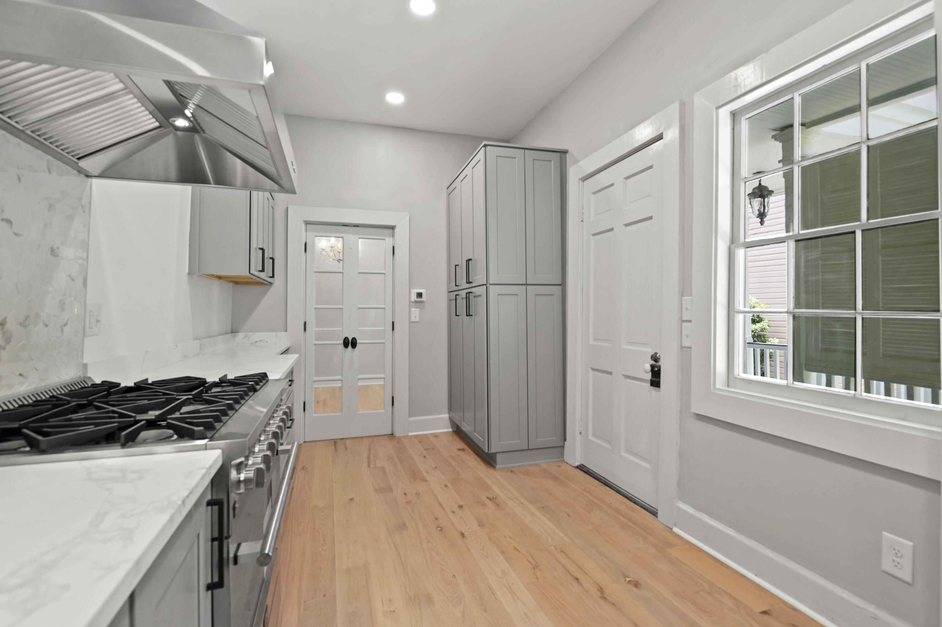 21 Savage Street Charleston, SC 29401 - Photo 8 of 49 Lots of cabinet space-storage