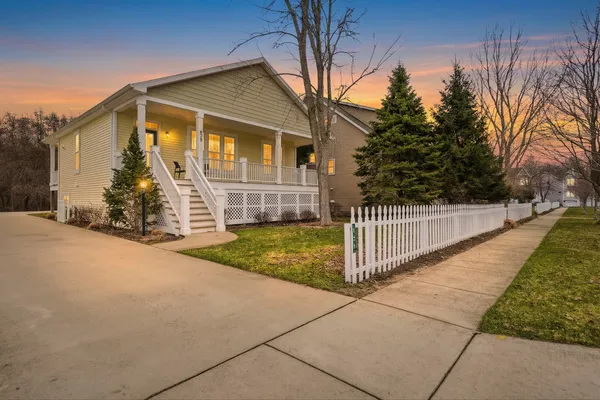 $499,900 | 439 East Summer Grove Drive, Unit 14, Douglas, MI 49406