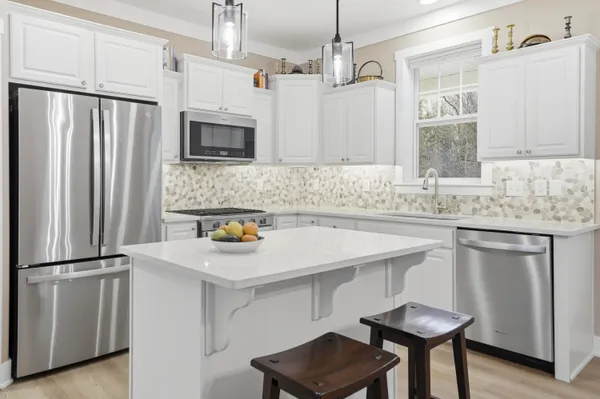 $499,900 | 439 East Summer Grove Drive, Unit 14, Douglas, MI 49406