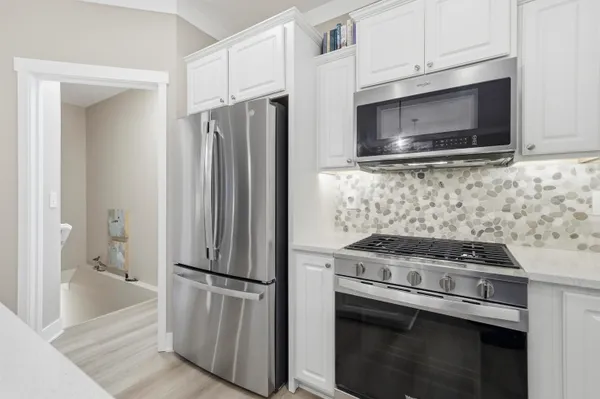 $499,900 | 439 East Summer Grove Drive, Unit 14, Douglas, MI 49406