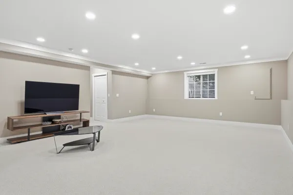 $499,900 | 439 East Summer Grove Drive, Unit 14, Douglas, MI 49406