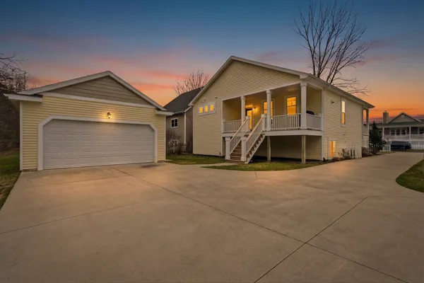 $499,900 | 439 East Summer Grove Drive, Unit 14, Douglas, MI 49406