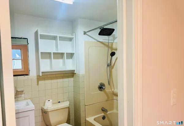 $2,300 | 470 Wood Avenue, Bridgeport, CT 06605