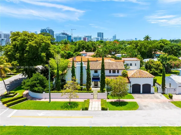 $4,450,000 | 5860 Pine Tree Drive, Miami Beach, FL 33140