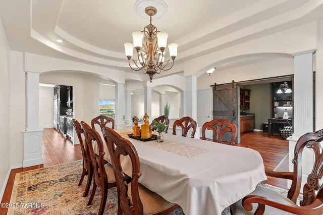 a view of a dining room and livingroom view