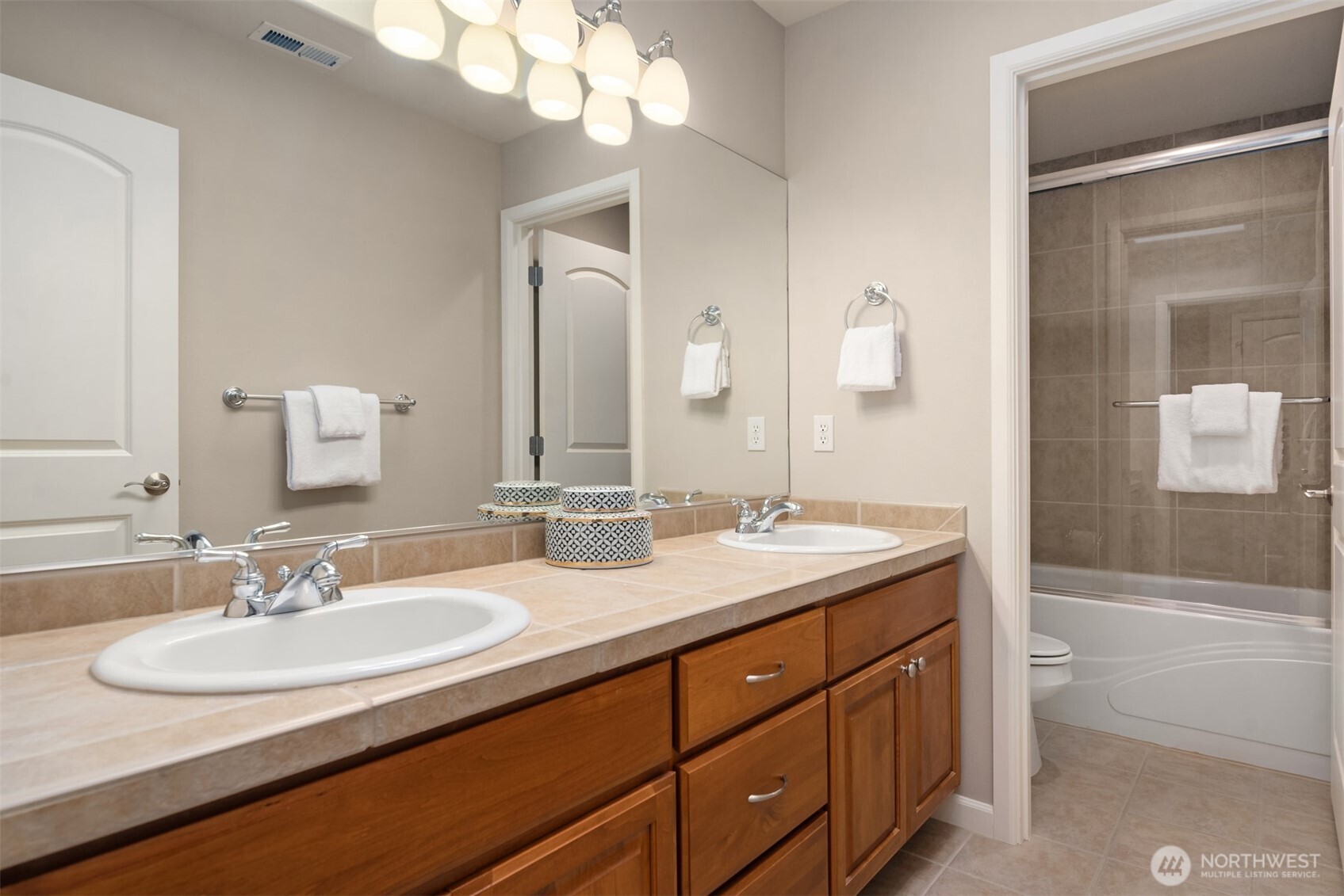14619 196th Avenue Southeast Renton, WA 98059 - Photo 28 of 40 Gallery Image 28