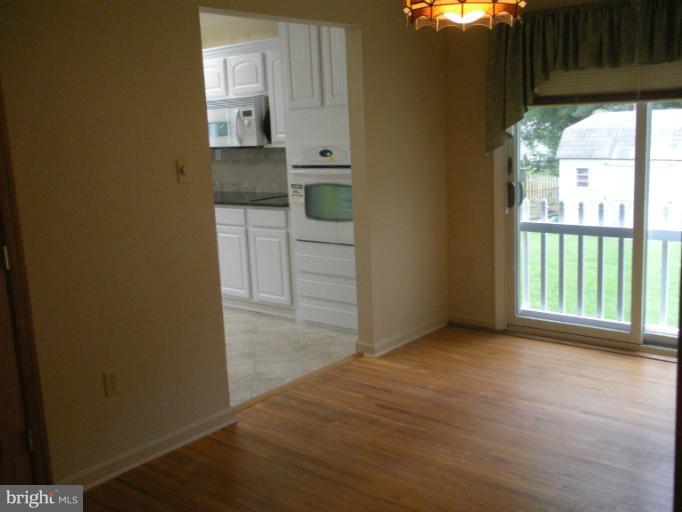 213 Oakton Road Gaithersburg, MD 20877 - Photo 16 of 23 Dining Room
