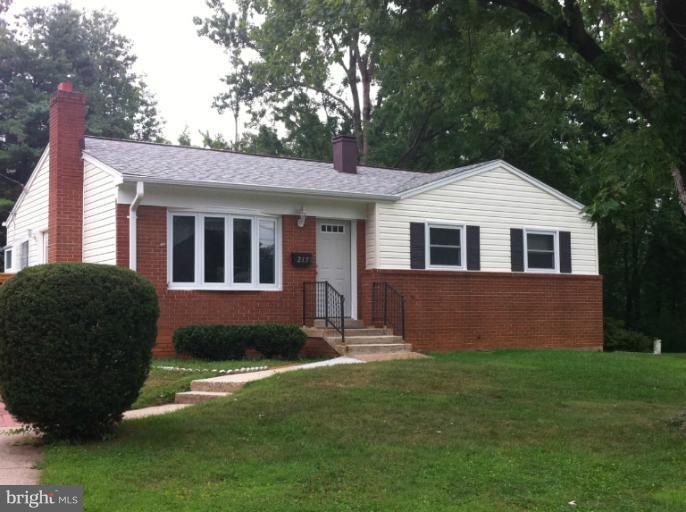 213 Oakton Road Gaithersburg, MD 20877 - Photo 23 of 23 Exterior (Front)