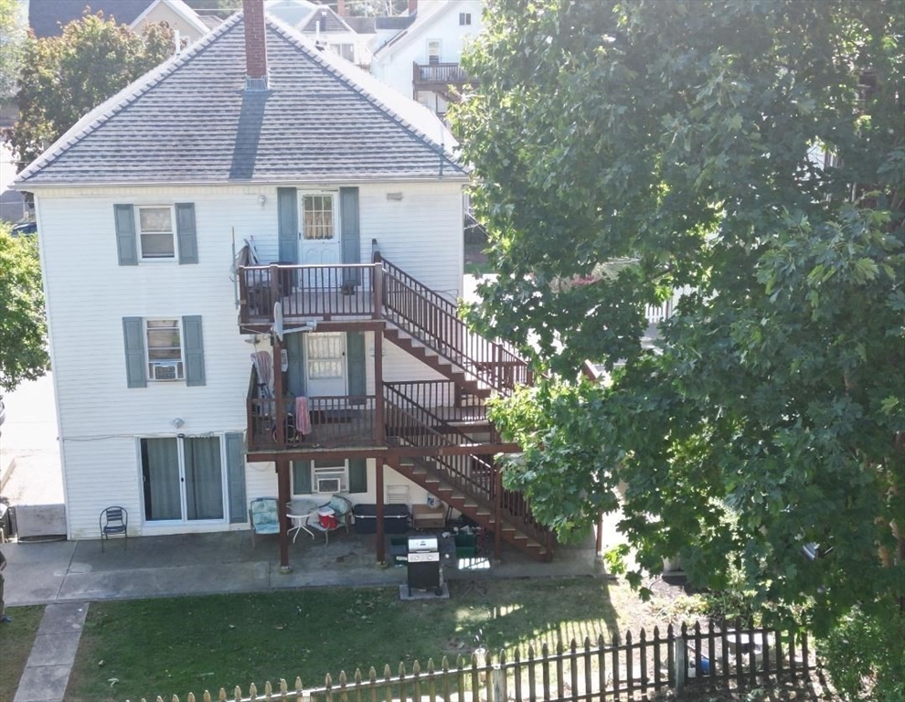 a house view with a outdoor space