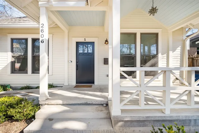 $3,500 | 2606 West 8th Street, Unit 1, Austin, TX 78703