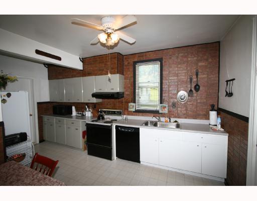 1083 White Cloud Road Apollo, PA 15613 - Photo 3 of 8 Kitchen.