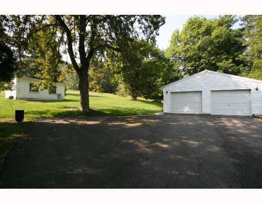 1083 White Cloud Road Apollo, PA 15613 - Photo 6 of 8 Parking Lot/Garage.
