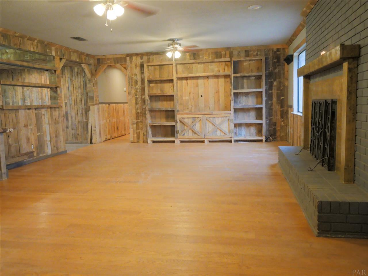 3550 Ridgecrest Lane Cantonment, FL 32533 - Photo 3 of 35 Gallery Image 3