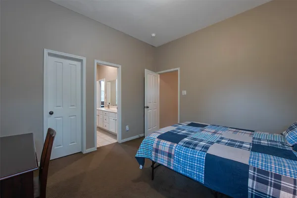 $850,000 | 110 South Longsford Circle, The Woodlands, TX 77382