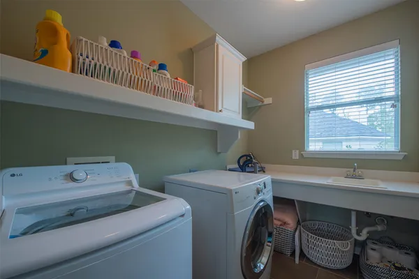 $850,000 | 110 South Longsford Circle, The Woodlands, TX 77382