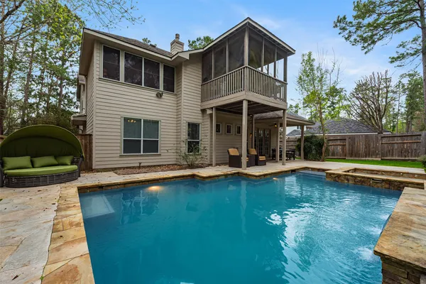 $850,000 | 110 South Longsford Circle, The Woodlands, TX 77382